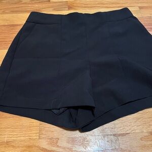 Express shorts with pockets
